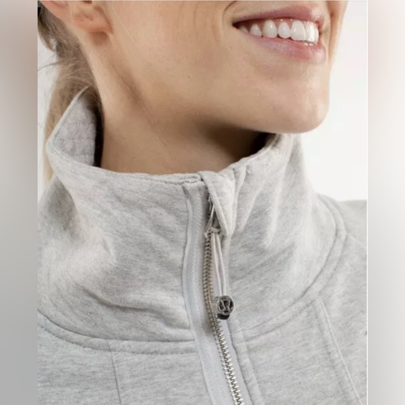 Lululemon It’s Happening Jacket - sz 4 - heathered silver spoon - Picture 4 of 11